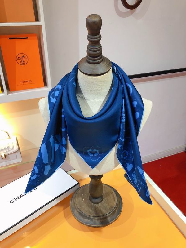 Chanel silk scarf 90X90cm E05 (16)
